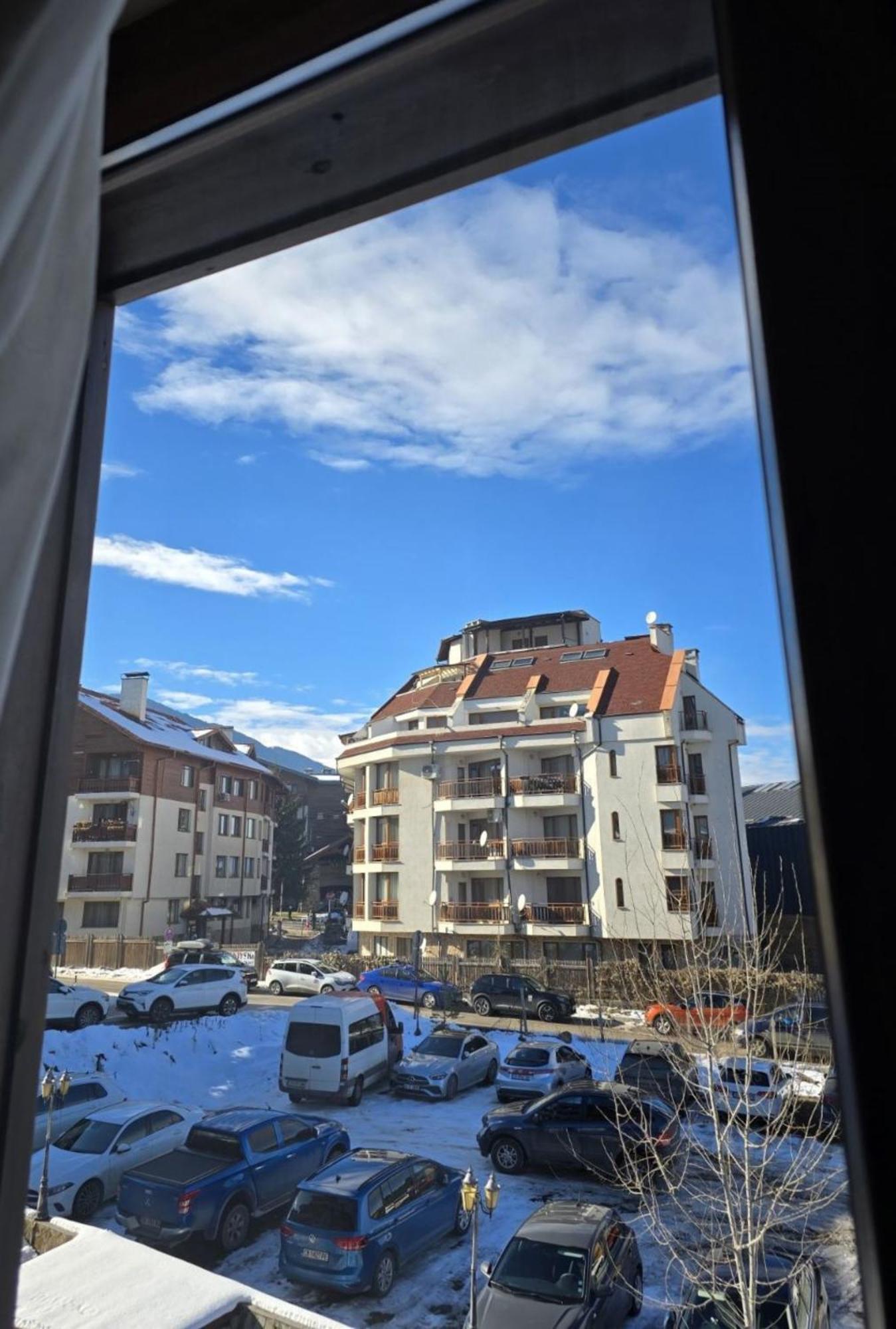 Next To The Lift Apartment *